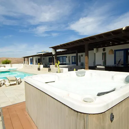Villa Lucy - By Az *