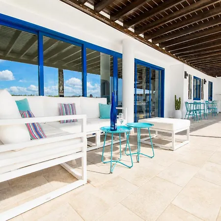 Villa Lucy - By Az *